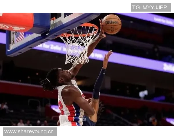 空间型中锋沃尔夫表现出色27号秀8投5中三分球4投3中贡献13分4篮板4助攻